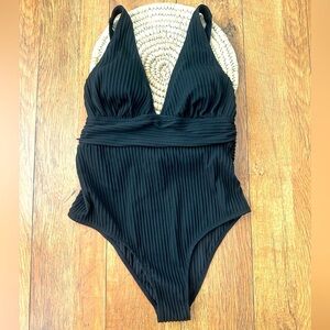 NEW Cupshe Black Ribbed Cheeky One Piece Swimsuit